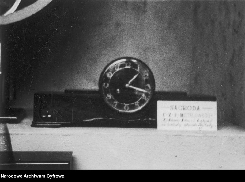 image.from.unit.number "Wystawa nagród centralnych zarządów przemysłowych na konkursy prasowe w Warszawie"