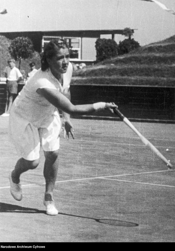 image.from.unit.number "Międzynarodowe Mistrzostwa Polski w Tenisie Ziemnym na terenie parku tenisowego klubu sportowego Gdynia w Gdyni"