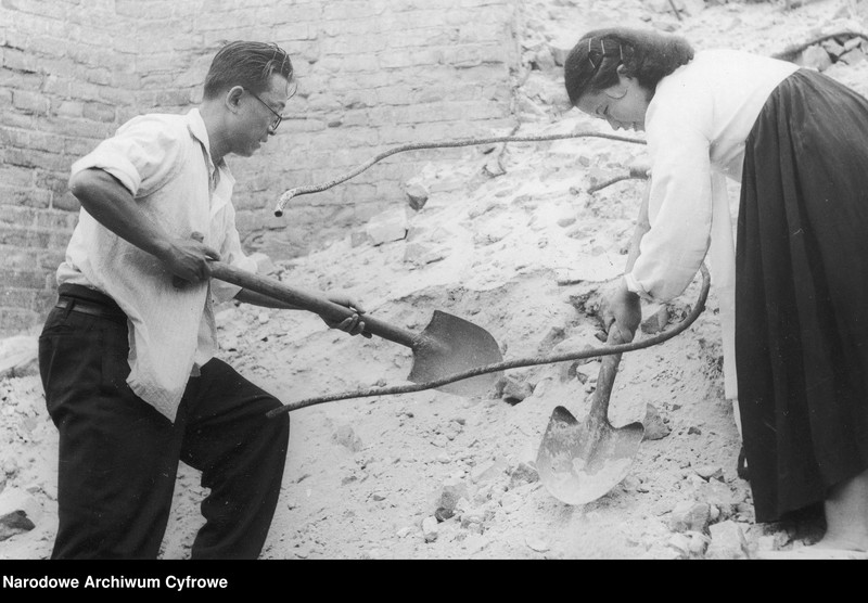 image.from.unit.number "Międzynarodowa Konferencja Młodzieży Pracującej w Warszawie"