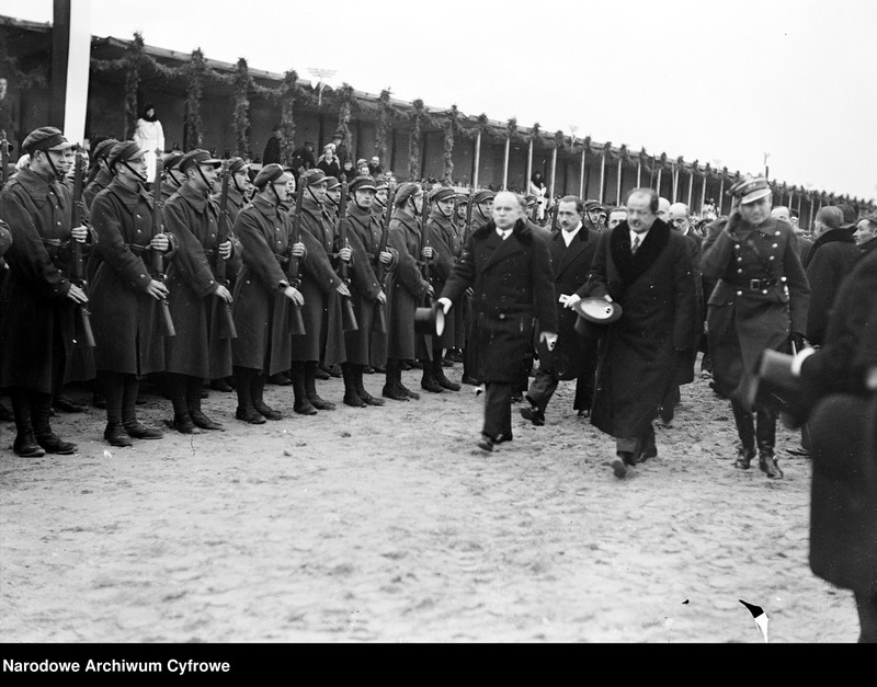 Obraz 3 z jednostki "Uroczystość otwarcia linii kolejowej Radom-Warszawa na stacji w Bartodziejach"