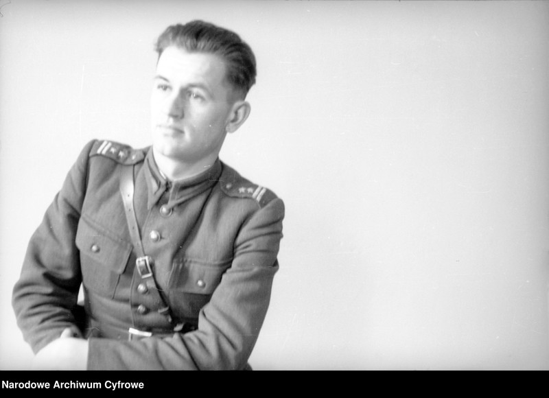 image.from.unit.number "Życie żołnierzy Ludowego Wojska Polskiego [LWP] w koszarach"