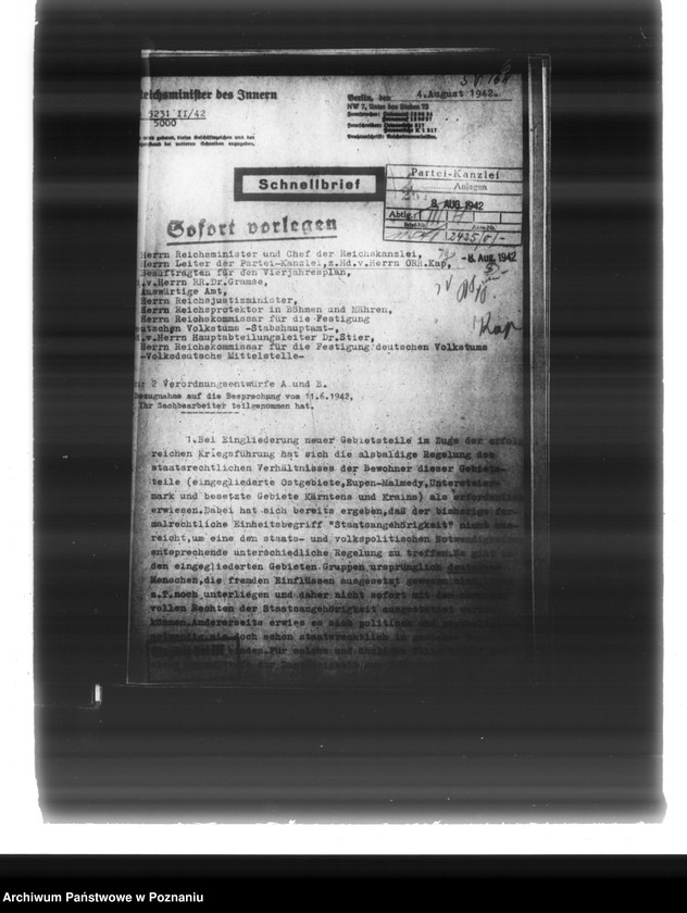 Obraz 12 z jednostki "13. Verordnung zum Reichsbürgergesetz. Verordnung über die Schutzangehörigkeit des Deutschen Reichs. Verordnung über die Staatsangehörigkeit auf Wiederruf"