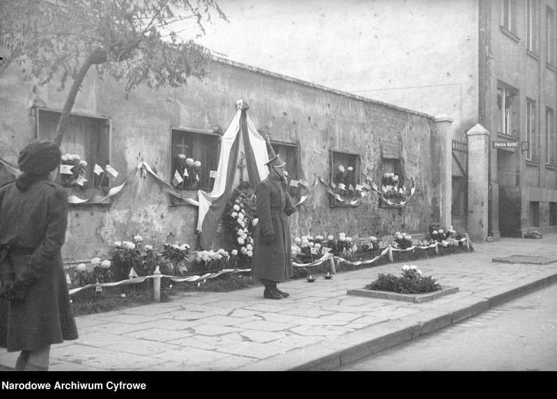 image.from.unit.number "Miejsca egzekucji i mogiły poległych w Warszawie"