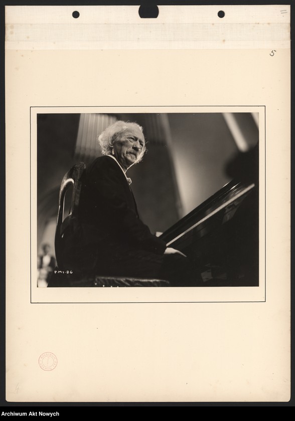 image.from.unit.number ""Sonata Księżycowa". Album fotografii ofiarowany A. Wilkońskiej przez L. Mendes
