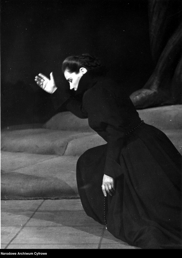 image.from.unit.number "Warszawa. Teatr Narodowy - sztuka "Maria Stuart""