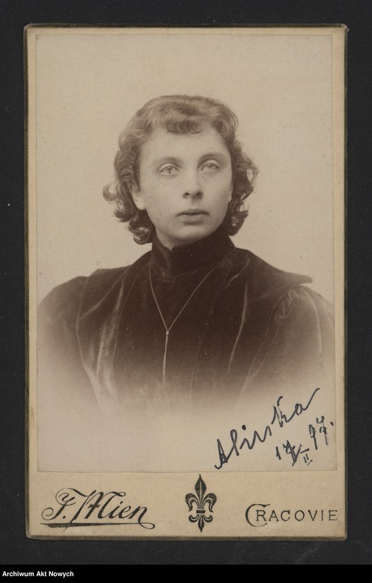 image.from.unit.number "Krewni, przyjaciele i znajomi H. Paderewskiej i jej rodziny. Fotografie z dedykacjami, t.III; brak s.15,22,37,39"