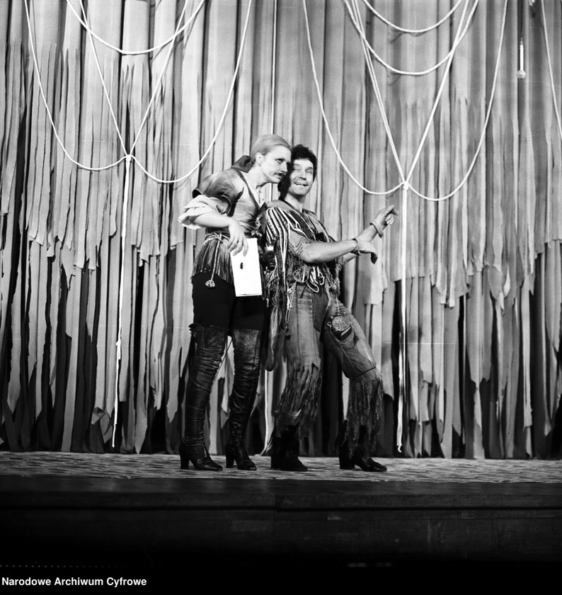 image.from.unit.number "Warszawa. Teatr Nowy - Sztuka "Zielony Gil""