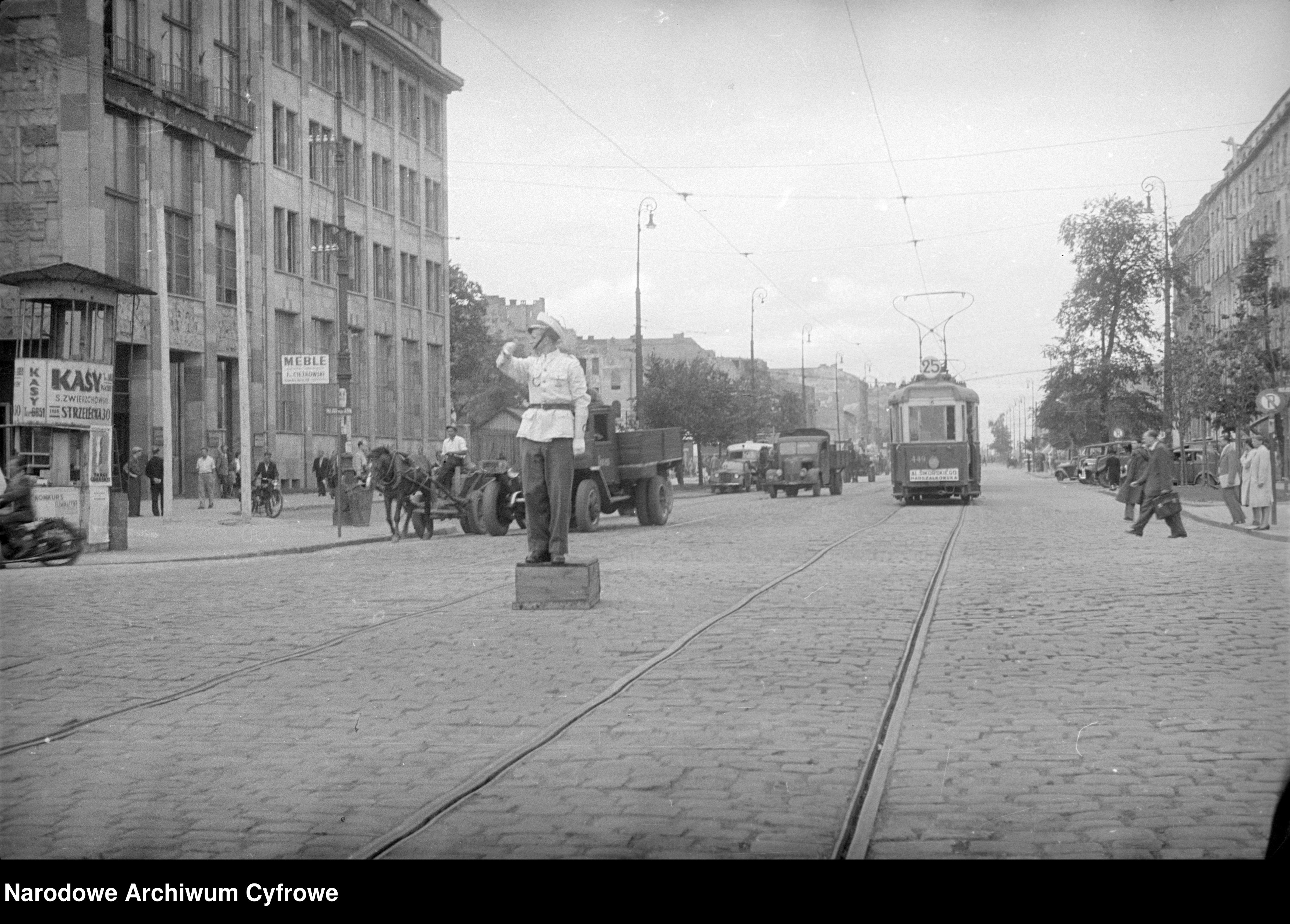 Skan z jednostki: Ruch uliczny w Al. Jerozolimskich w Warszawie