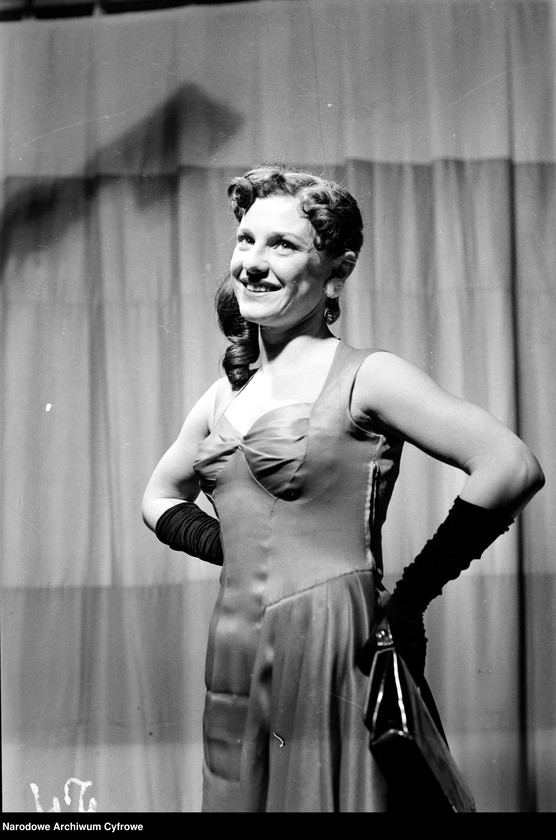 image.from.unit.number "Warszawa. Teatr Młodej Warszawy - sztuka "Teoria Einsteina""