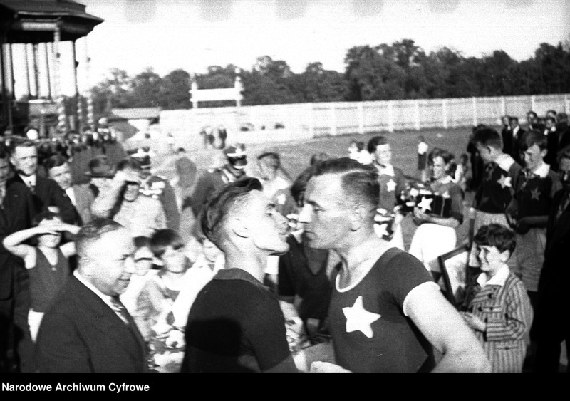 image.from.unit.number "Jubileusz 25 lecia Towarzystwa Sportowego Wisła Kraków"