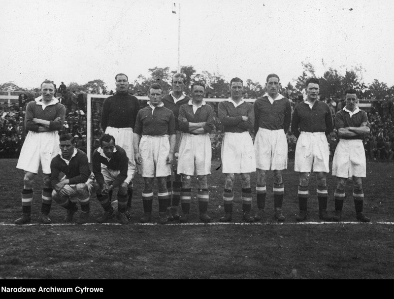 image.from.unit.number "Mecz piłki nożnej TS Wisła Kraków - Chelsea FC na stadionie Wisły Kraków rozegrany z okazji 30-lecia Towarzystwa Sportowego Wisła Kraków"