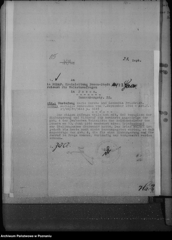 Obraz 19 z jednostki "Anwendung der Polenstrafrechts - Verordnung. Einbürgerung der Angehörigen der Abteilung IV der Deutschen Volksliste auf Widerruf. Anerkennung als privilegierte Schutzangehörige."