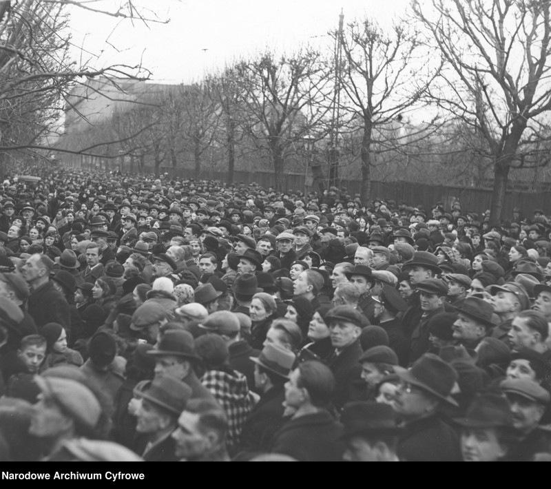 Obraz 7 z jednostki "Pogrzeb przywódcy narodu cygańskiego Matejasza Kwieka"