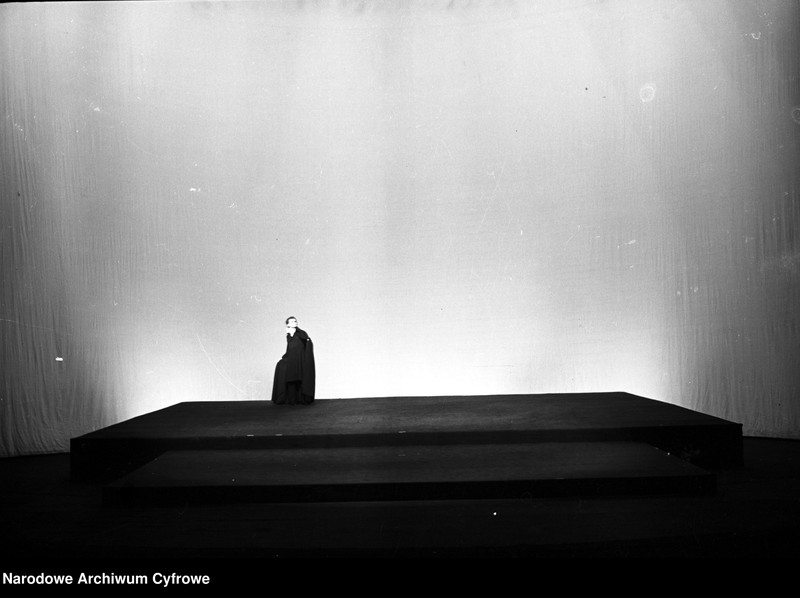 image.from.unit.number "Warszawa. Teatr Narodowy - sztuka "Kordian""