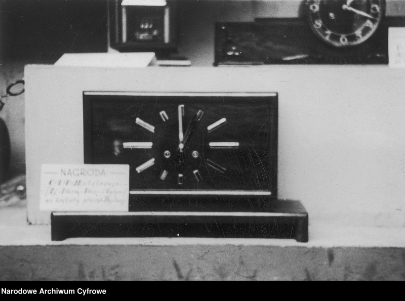 image.from.unit.number "Wystawa nagród centralnych zarządów przemysłowych na konkursy prasowe w Warszawie"