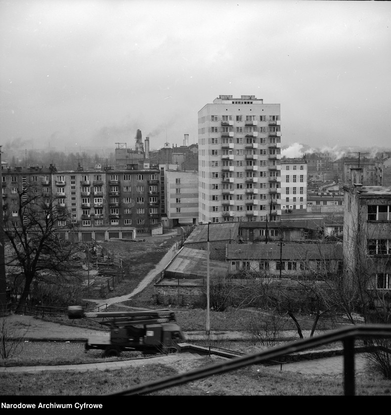image.from.unit.number "Kamienice i bloki mieszkalne przy ul. Bartoszewicza w Warszawie"