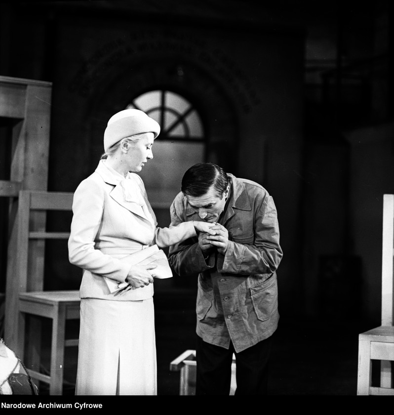 image.from.unit.number "Warszawa. Teatr Nowy - sztuka "Senat szaleńców""