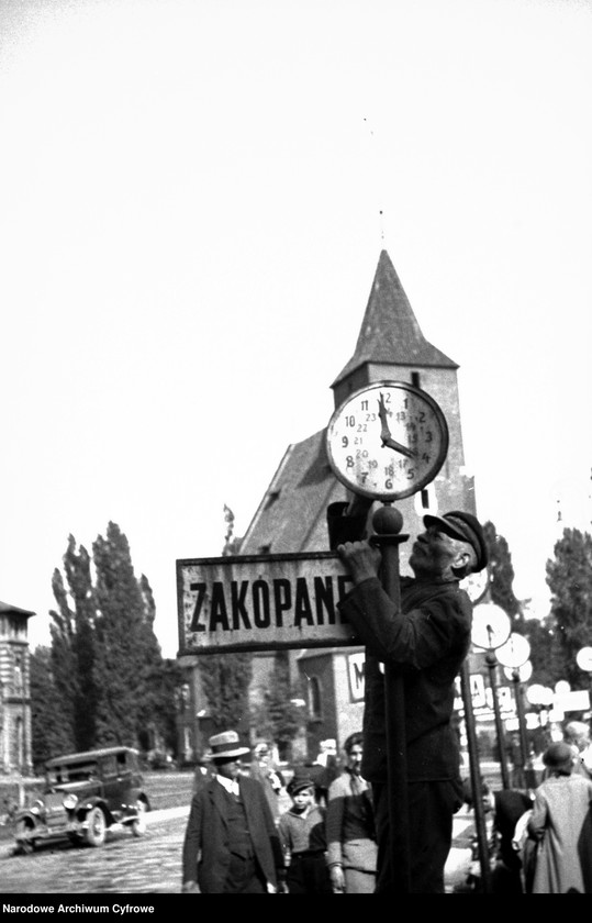 image.from.unit.number "Dworzec autobusowy i kolejowy w Krakowie"