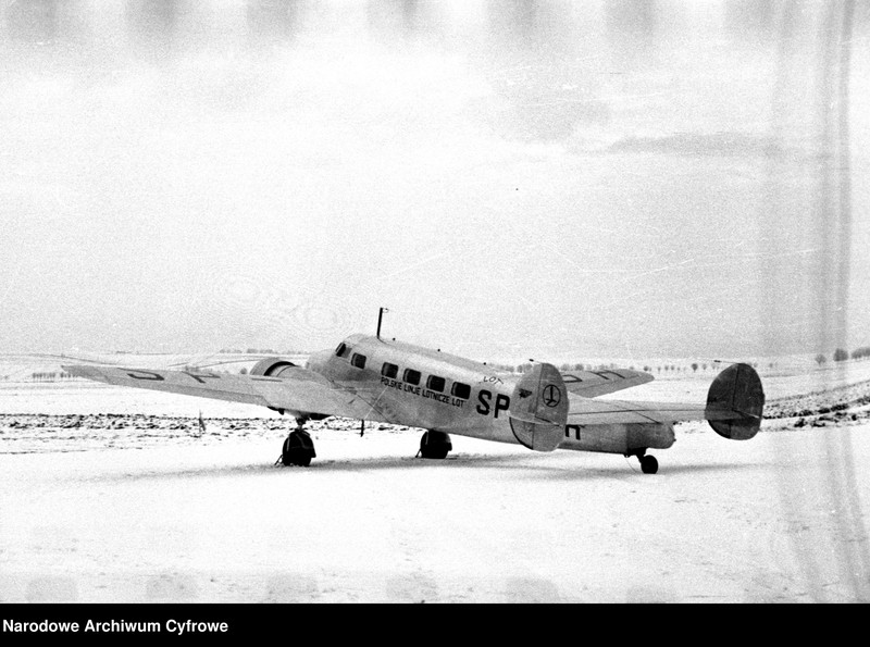 image.from.unit.number "Samolot pasażerski Lockheed L-10 Electra (SP-BGH)"