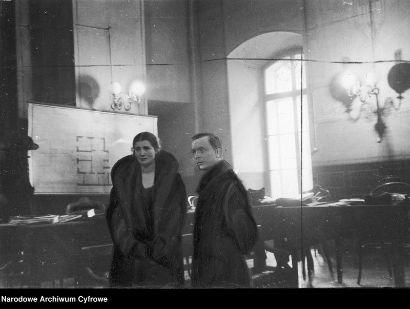 image.from.unit.number "Proces Rity Gorgonowej oskarżonej o zabójstwo Elżbiety (Lusi) Zaremby córki lwowskiego architekta Henryka Zaremby przed Sądem Okręgowym w Krakowie"