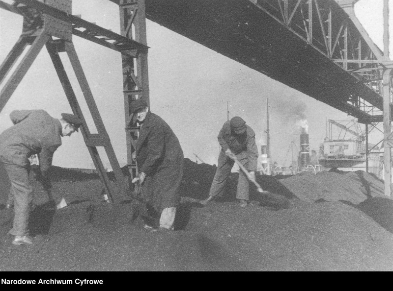 image.from.unit.number "Urządzenia portowe w Gdańsku"