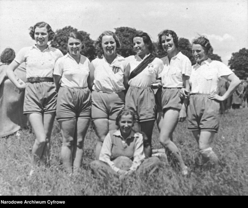 image.from.unit.number "Drużyna hazenistek Pogoń Lwów"