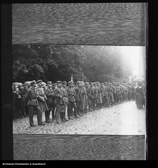 image.from.unit.number "[Wkroczenie wojsk polskich do Suwałk w sierpniu 1919 roku ?], [reprodukcja]"