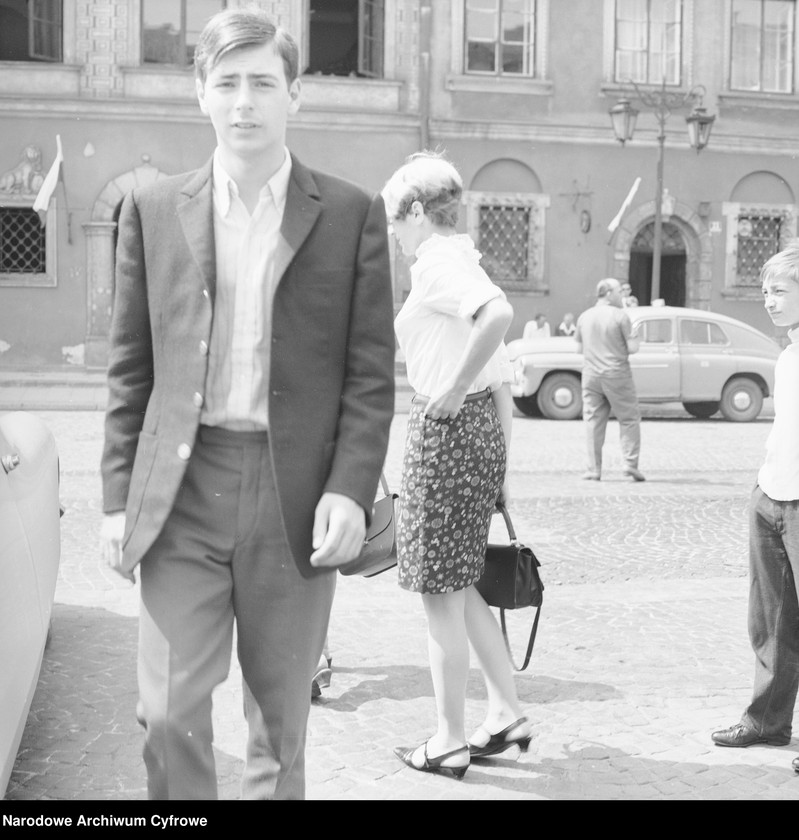 image.from.unit.number "Cudzoziemcy zwiedzający Warszawę"