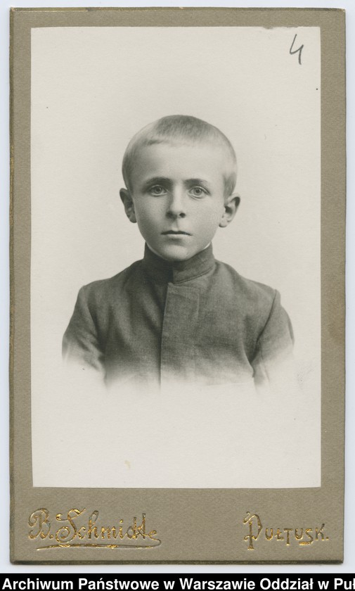 Obraz 9 z kolekcji "Chłopcy w niebieskich mundurkach... - uczniowie pułtuskiego Gimnazjum z okresu I wojny światowej"