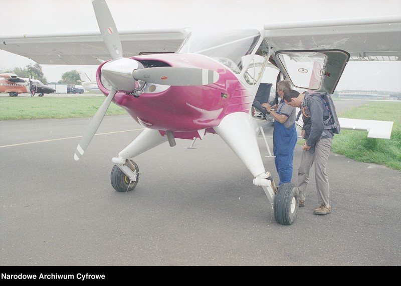 image.from.unit.number "Samolot PZL-104M Wilga 2000 (SP-PHG) - oblot prototypu"
