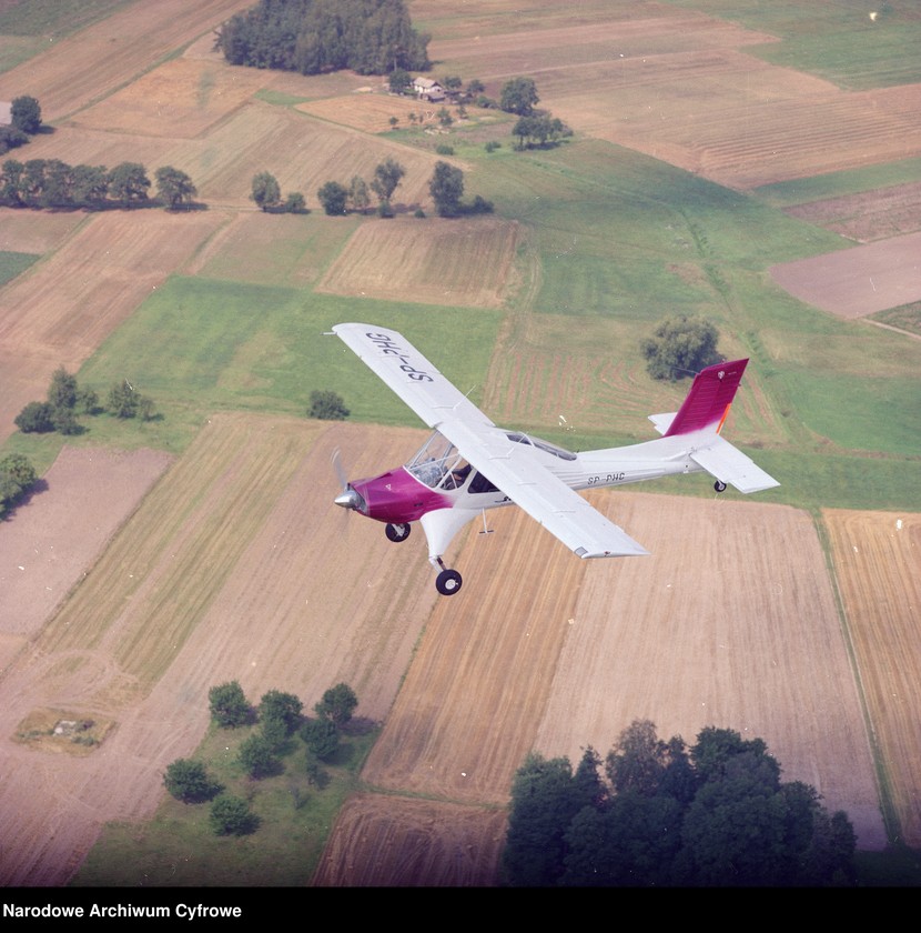 image.from.unit.number "Samolot PZL-104M Wilga 2000 (SP-PHG) - oblot prototypu"