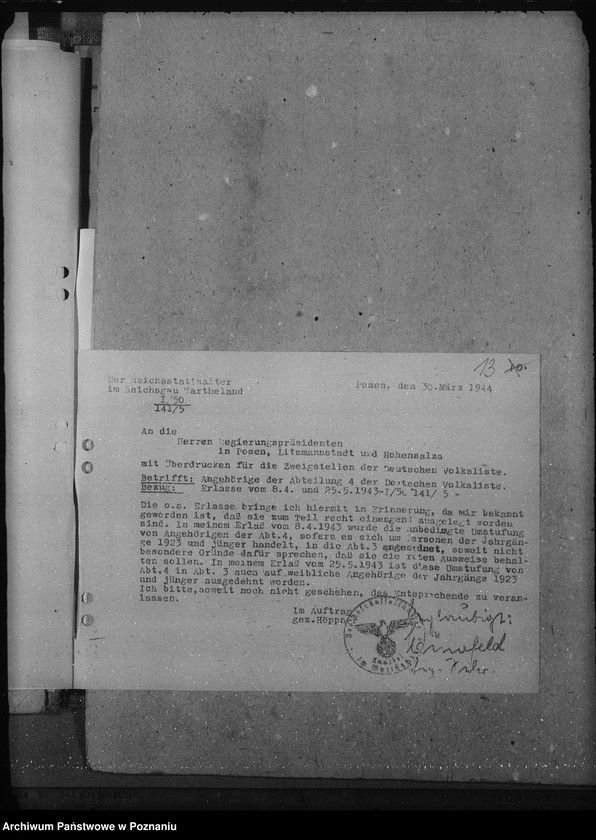 Obraz 17 z jednostki "Anwendung der Polenstrafrechts - Verordnung. Einbürgerung der Angehörigen der Abteilung IV der Deutschen Volksliste auf Widerruf. Anerkennung als privilegierte Schutzangehörige."