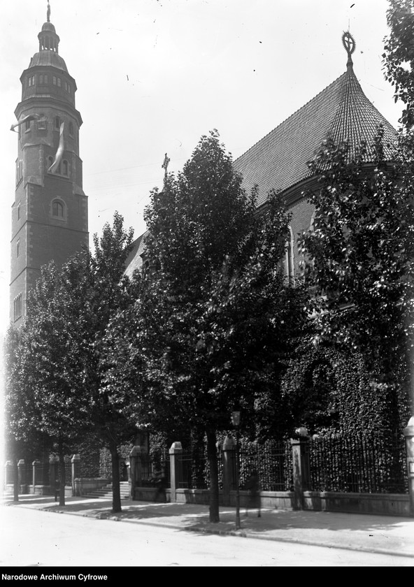 image.from.unit.number "Kościół Najświętszego Serca Pana Jezusa OO. Jezuitów przy ul. Kopernika w Krakowie"