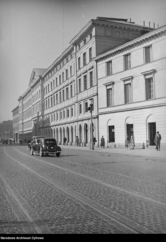 image.from.unit.number "Odbudowany Dom Interesów Andrzeja Zamoyskiego (Pałac Zamoyskich) przy ul. Nowy Świat 67/69 w Warszawie"