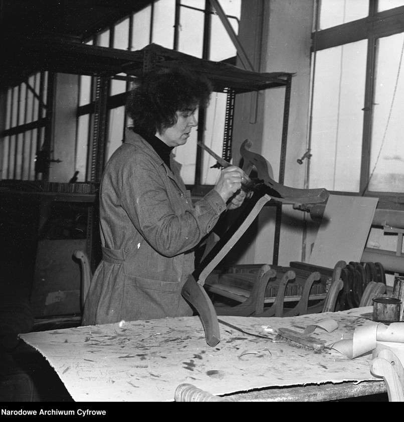 image.from.unit.number "Zakłady Wytwórcze Mebli Artystycznych Henryków"