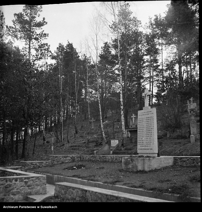 image.from.unit.number "[Pomnik w Rutce Tartak upamiętniający zamordowanych na Suwalszczyźnie w czerwcu 1944 roku członków ruchu oporu ?]"