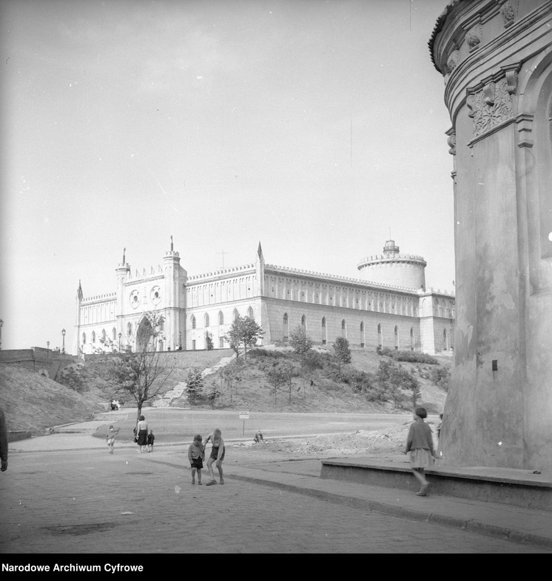 image.from.unit.number "Lublin"