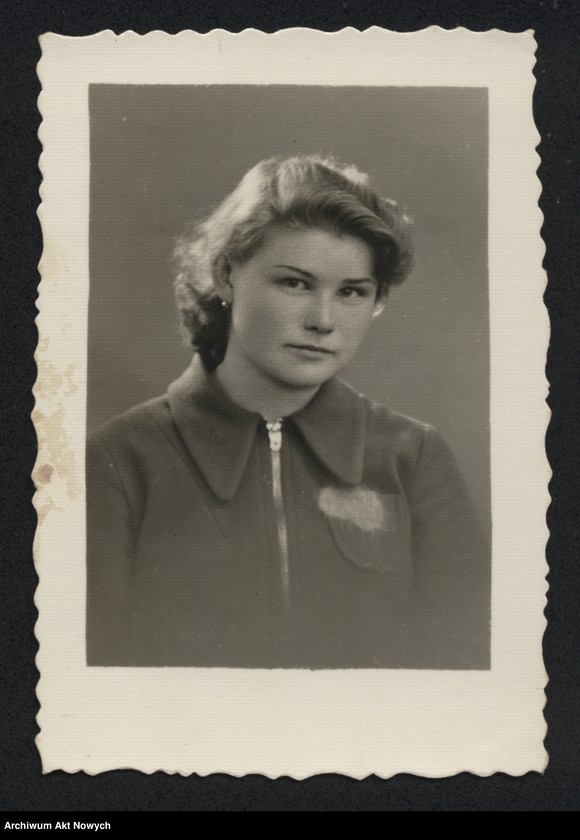 image.from.unit.number "Przyjęcie do służby w Policji Państwowej Eleonory Wandy Biczysko. Dokumentacja osobowa, korespondencja."