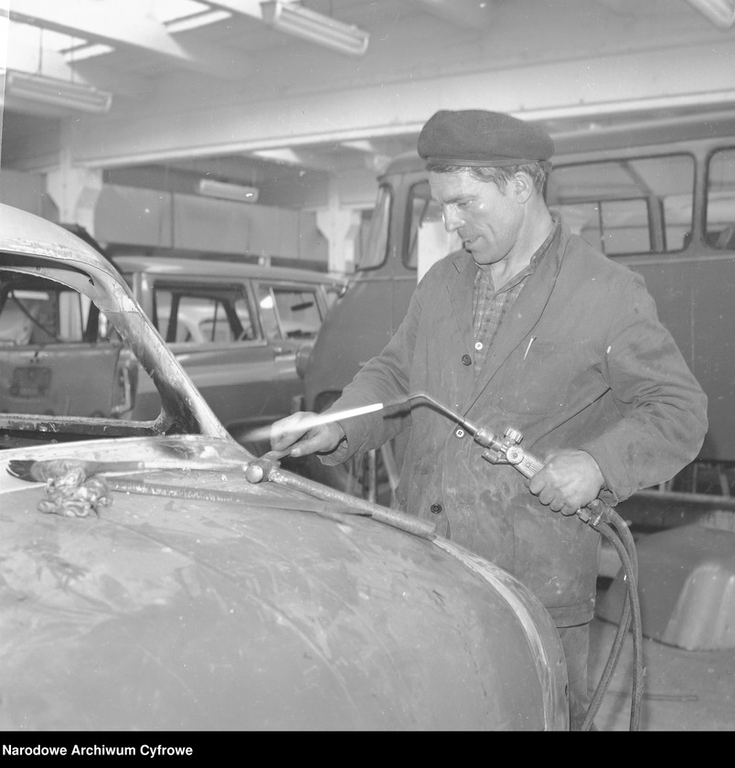 Obraz 10 z jednostki "Stacje obsługi Stołecznego Przedsiębiorstwa Usług Motoryzacyjnych w Warszawie"