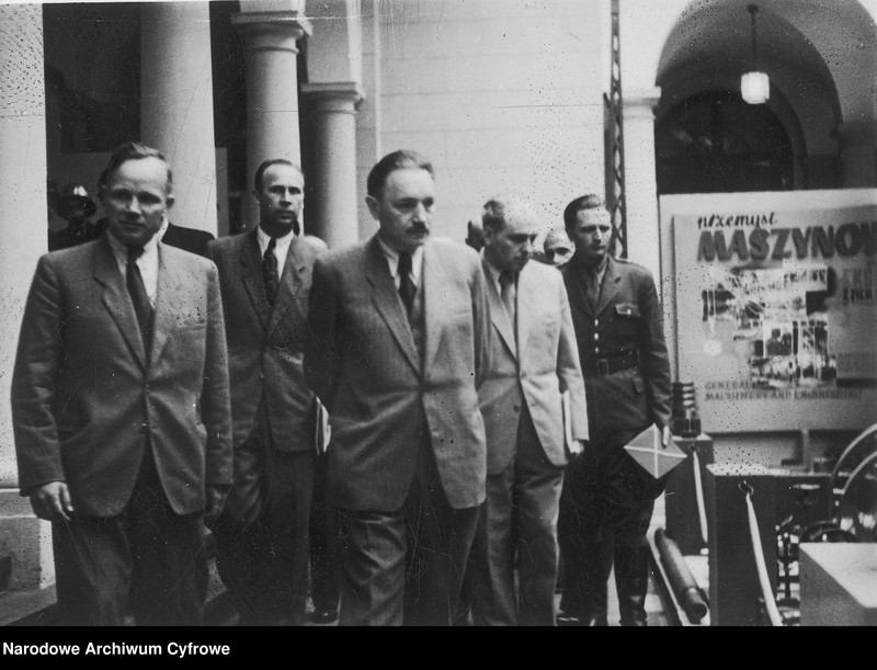 image.from.unit.number "Wystawa Przemysłu Ziem Odzyskanych w salach Państwowego Instytutu Geologicznego przy ul. Rakowieckiej 4 w Warszawie"