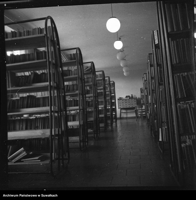 image.from.unit.number "Regały w magazynach Powiatowej i Miejskiej Biblioteki Publicznej im. M. Konopnickiej w Suwałkach"