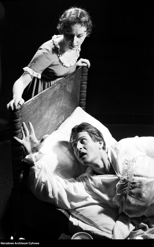 image.from.unit.number "Warszawa. Teatr Powszechny - sztuka "Wojna i pokój""