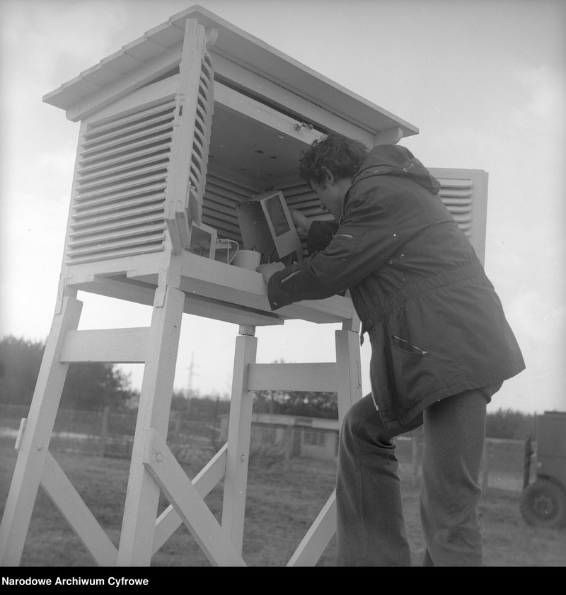 image.from.unit.number "Technikum Gospodarki Wodnej w Dębem"