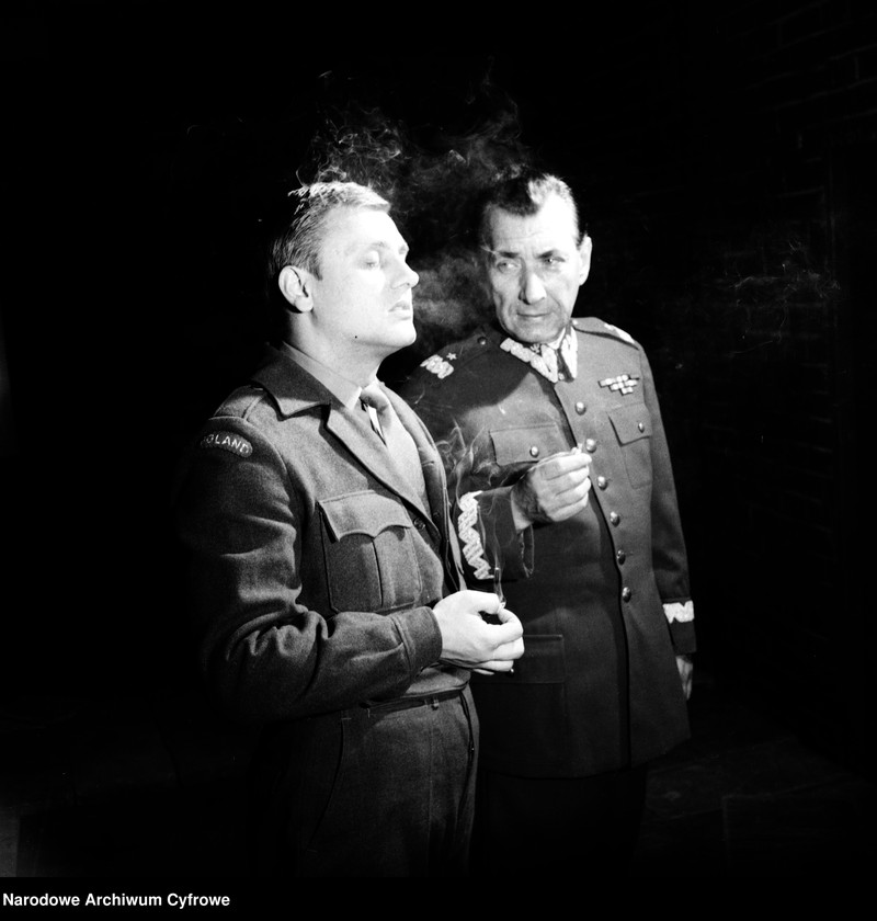 image.from.unit.number "Warszawa. Teatr Powszechny - sztuka "Kolumbowie rocznik 20""