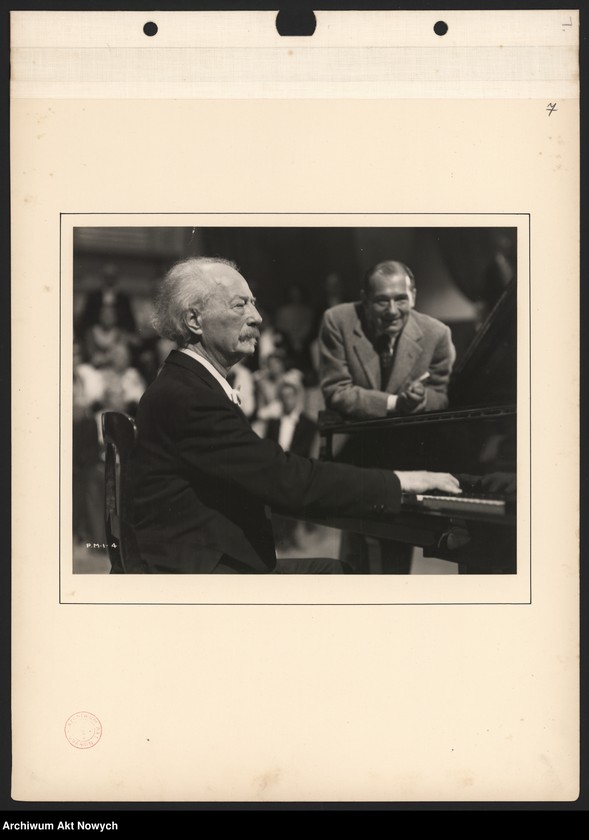 image.from.unit.number ""Sonata Księżycowa". Album fotografii ofiarowany A. Wilkońskiej przez L. Mendes