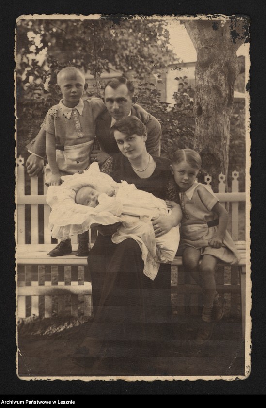 Obraz z jednostki "Fotografie ze zbioru Julianny i Brunona Bartoszkiewiczów"