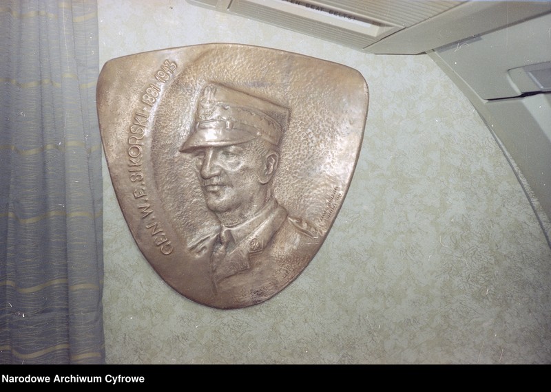 image.from.unit.number "Chrzest samolotu Iljuszyn Ił-62M "Władysław Sikorski" (SP-LBD)"