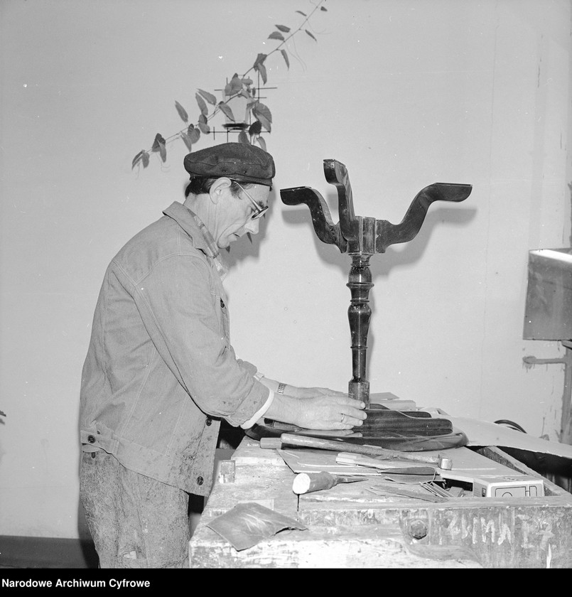 image.from.unit.number "Zakłady Wytwórcze Mebli Artystycznych Henryków"