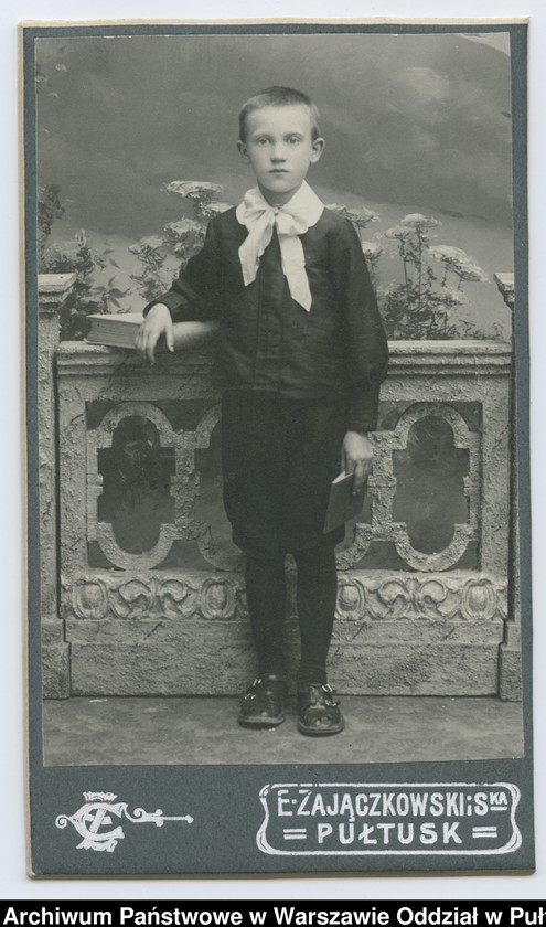 Obraz 38 z kolekcji "Chłopcy w niebieskich mundurkach... - uczniowie pułtuskiego Gimnazjum z okresu I wojny światowej"