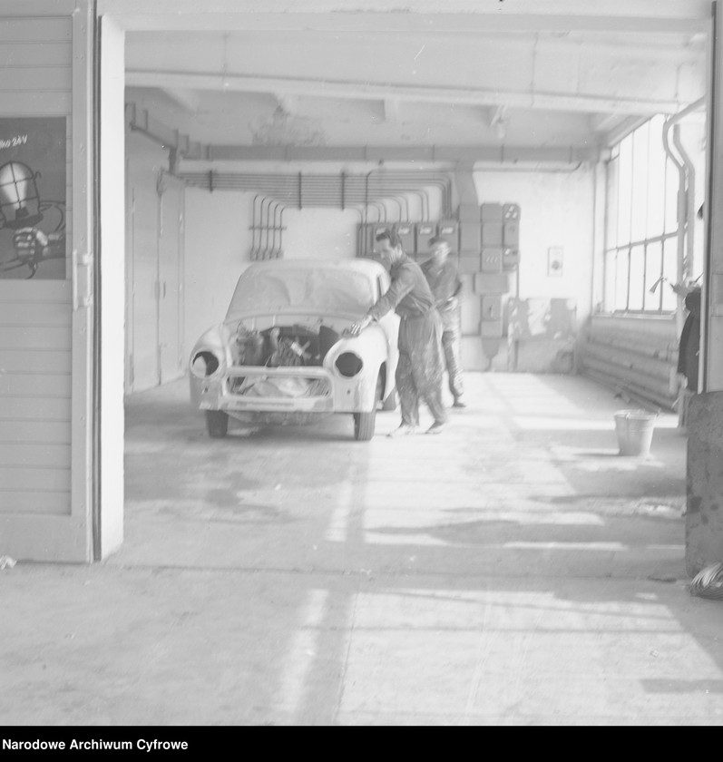 Obraz 17 z jednostki "Stacje obsługi Stołecznego Przedsiębiorstwa Usług Motoryzacyjnych w Warszawie"